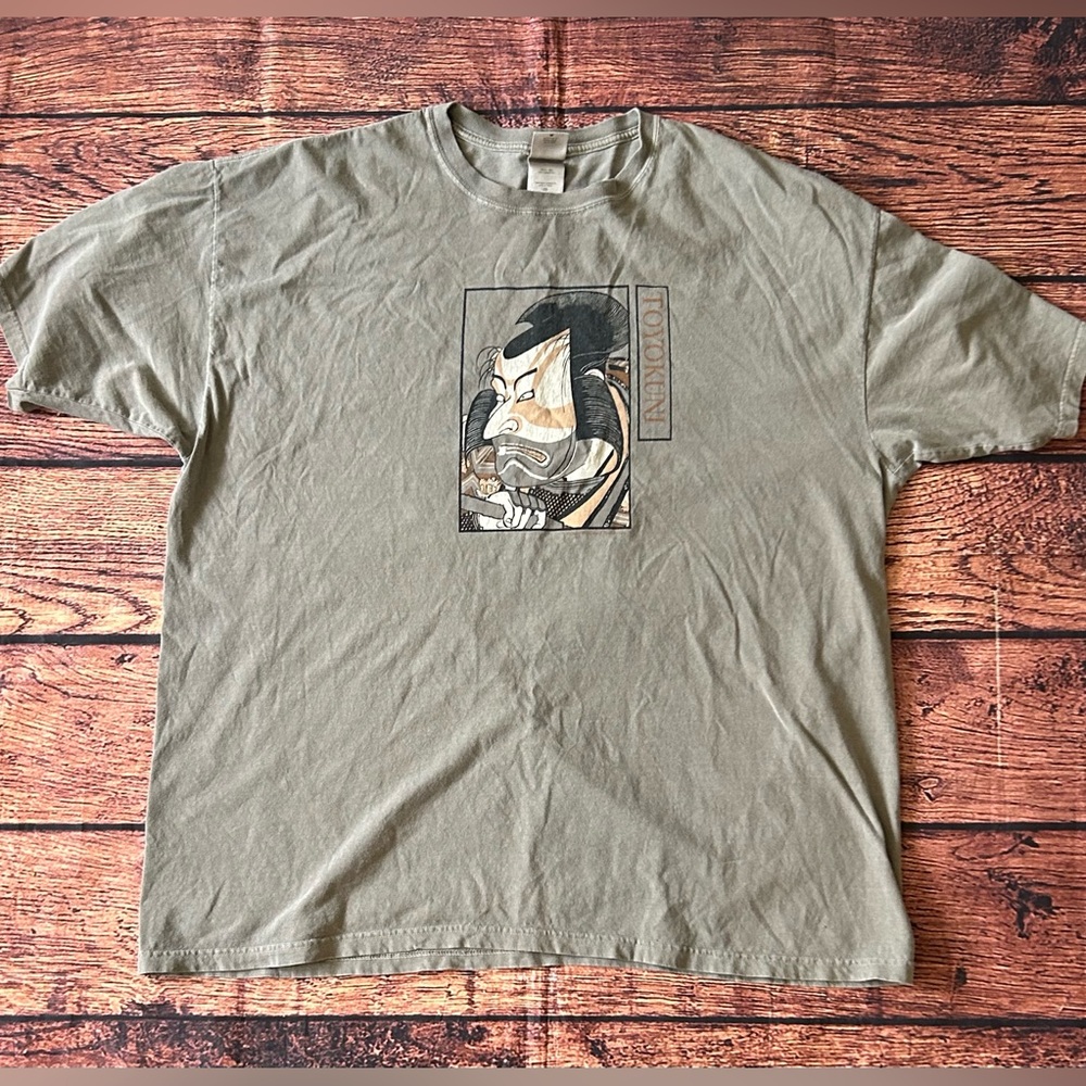 Chroma Zone Samurai Vintage Graphic Olive Greenā Men's T-Shirt